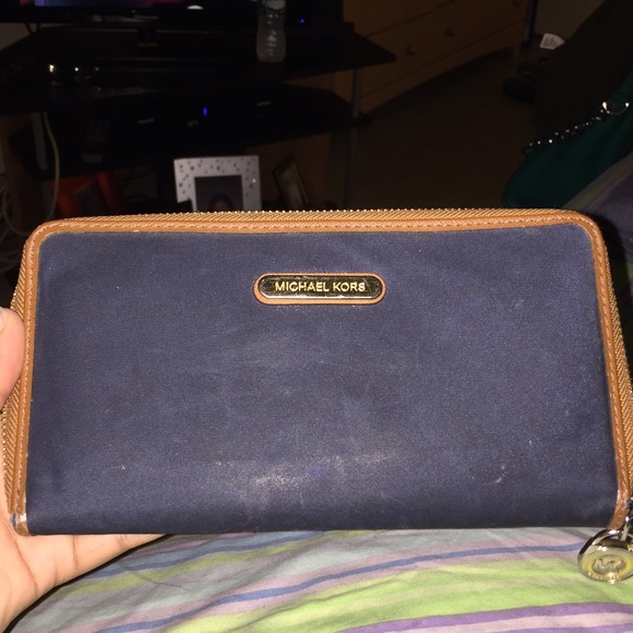 Authentic MK wallet