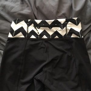 Lululemon Chevron Run Speed Tight Crop