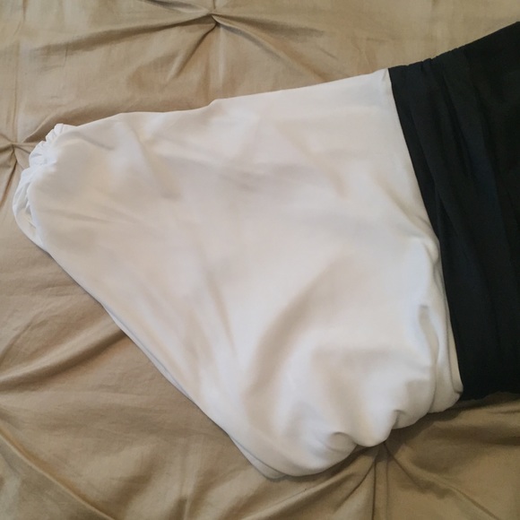 White and black cocktail dress - Picture 2 of 3