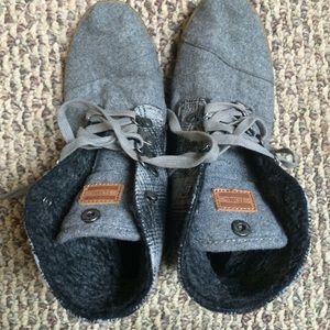 Gray TOMS booties with fur lining
