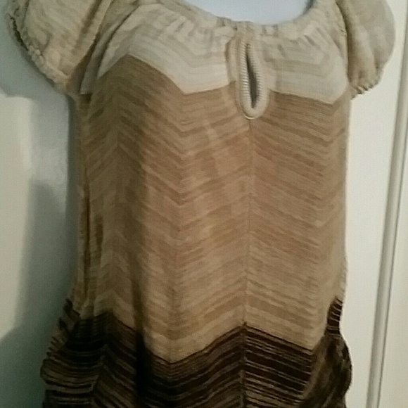 Keyhole Sweater - Picture 2 of 2