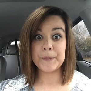 Meet your Posher, Adrienne