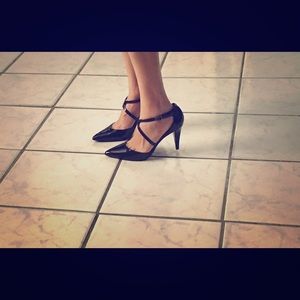 Tahari Black heels