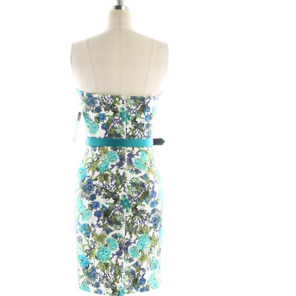 ⚡️Amazing Akira Strapless Dress⚡️ - Picture 3 of 4