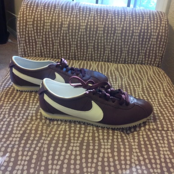 Nike Tennis shoes