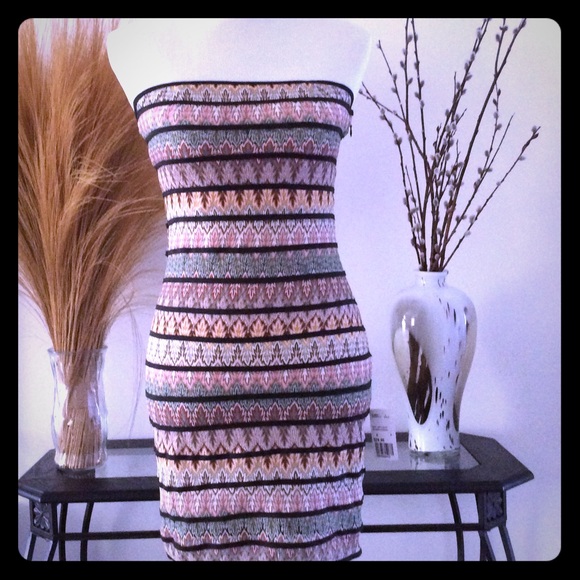 Multicolored Strapless Dress🍒💕size small