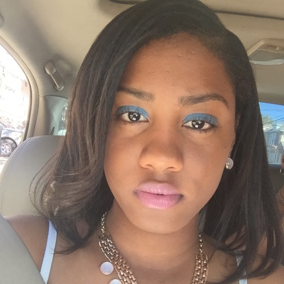 Meet your Posher, Krissan