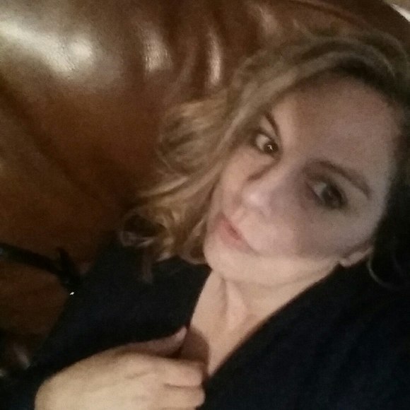 Meet your Posher, Lauren - Picture 1 of 1