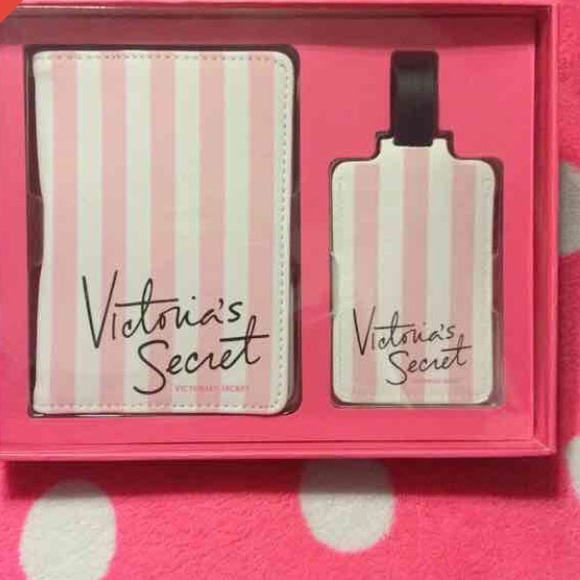 ❌❌SOLD❌❌Vs luggage tag and passport cover