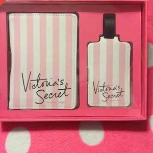 ❌❌SOLD❌❌Vs luggage tag and passport cover