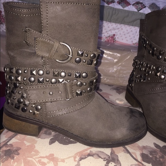 Cute booties for the fall/ winter!!!!
