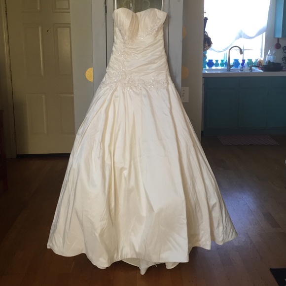 Ivory Wedding Dress
