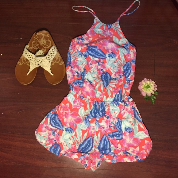 SAVED FOR @jportera98 AEOutfitters Romper