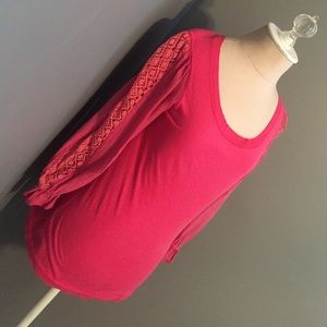 Free people Tee with detailed sleeve