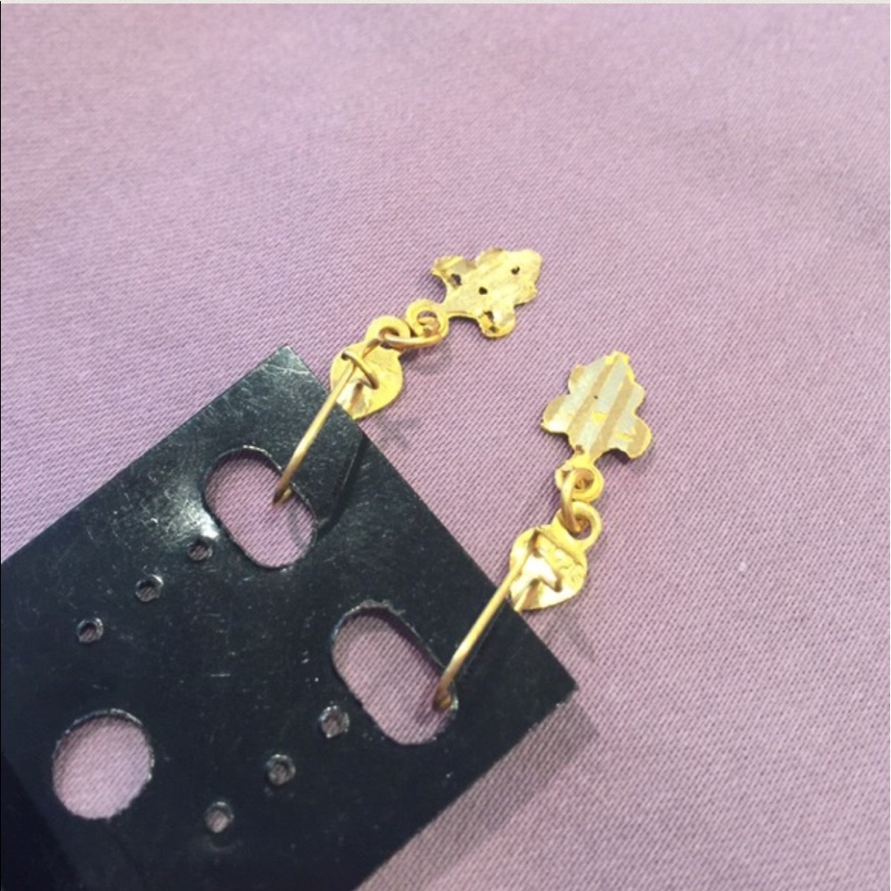 1 pairGold earrings 21K from Saudi Arabia
