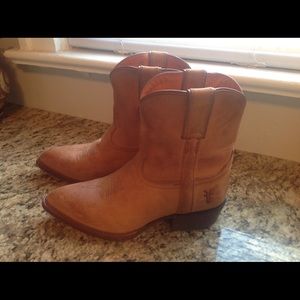 Authentic Frye "Billy" short boots!!  ***SOLD***