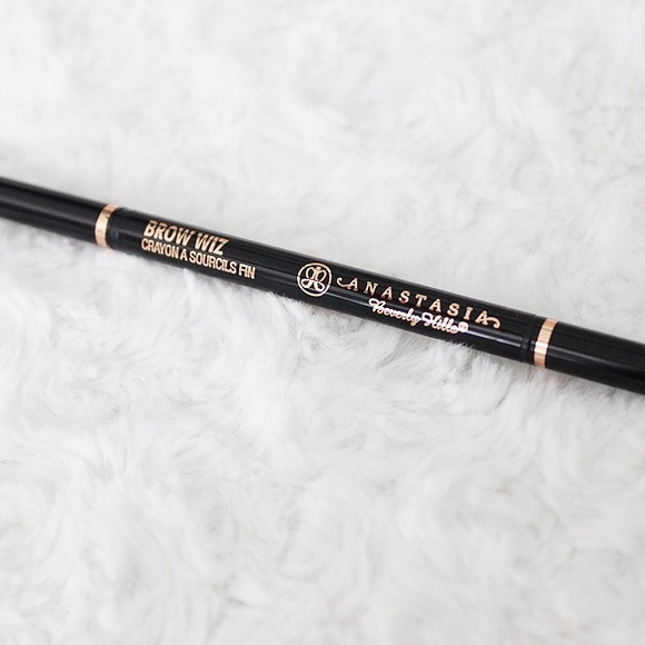 Anastasia brow wiz dark brown