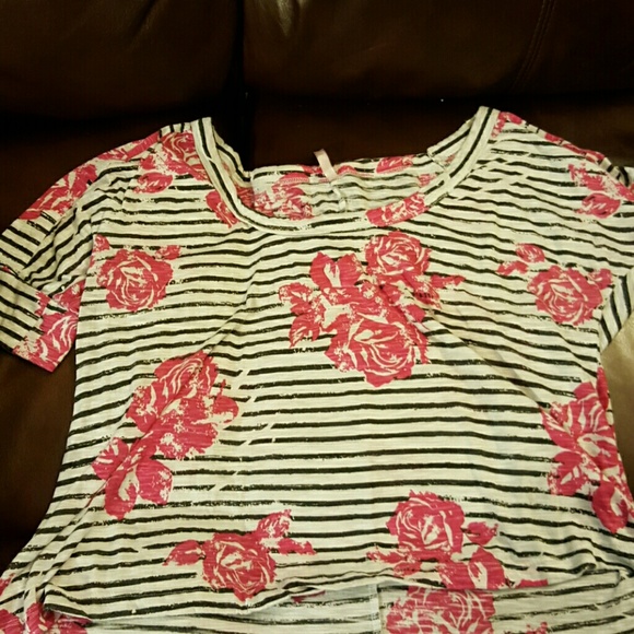 Lot of 4 tshirts - Picture 4 of 4