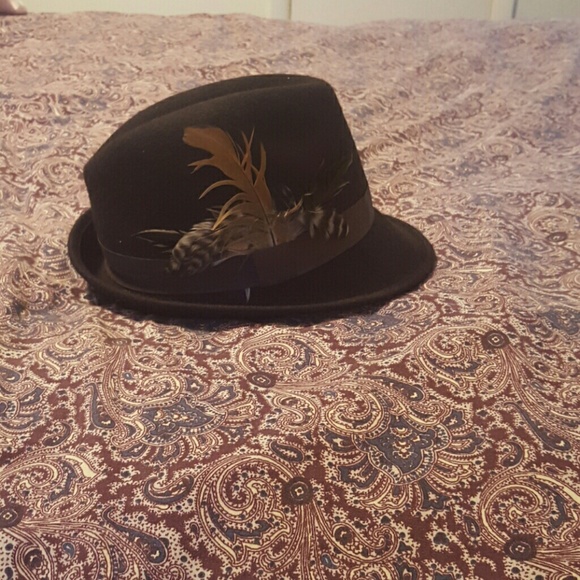 Shake a hat feather