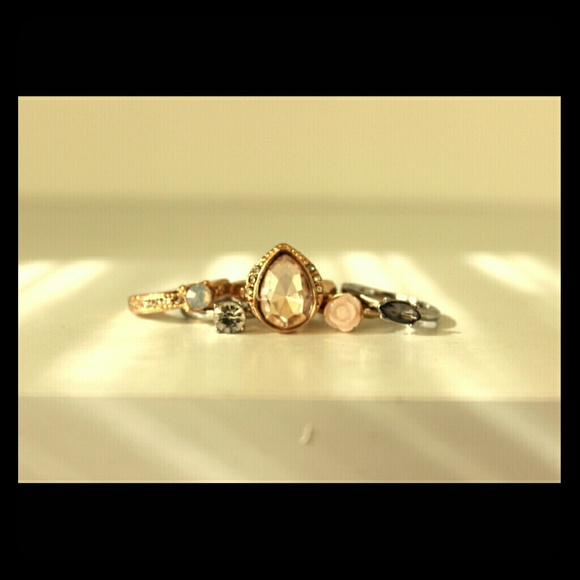 Mixed vintage ring set