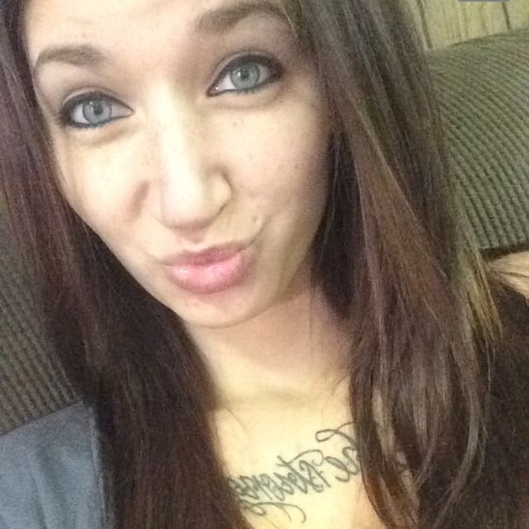 Meet your Posher, Haley - Picture 2 of 4