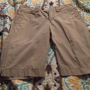 American Eagle Bermuda Shorts khaki