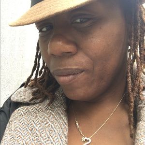 Meet your Posher, Yolanda