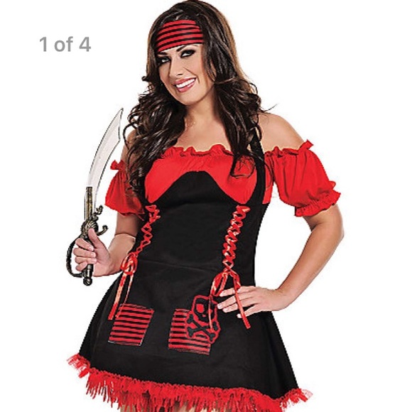 Cute Halloween costume pirate plus size