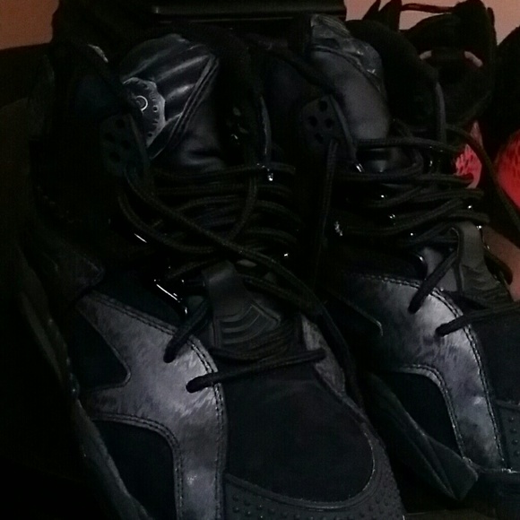 SOLD ***Reebok  pumps  for men - Picture 2 of 4