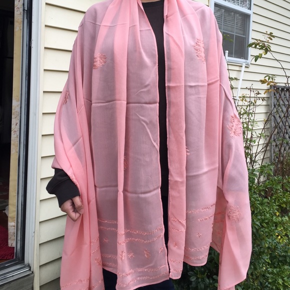 Pink Banana Republic sheer scarf - Picture 2 of 4