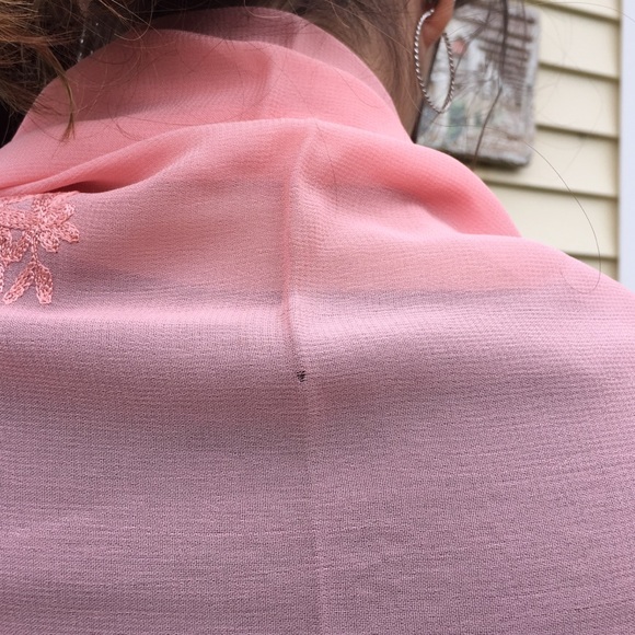 Pink Banana Republic sheer scarf - Picture 4 of 4