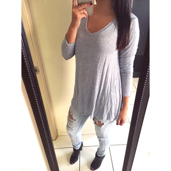 Tops - 🚫BUNDLED🚫 Light Blue Loose Top