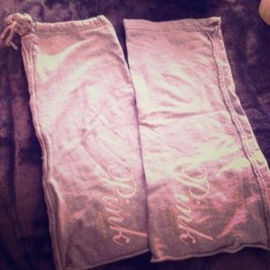 Very nice vs leg warmers one missing string