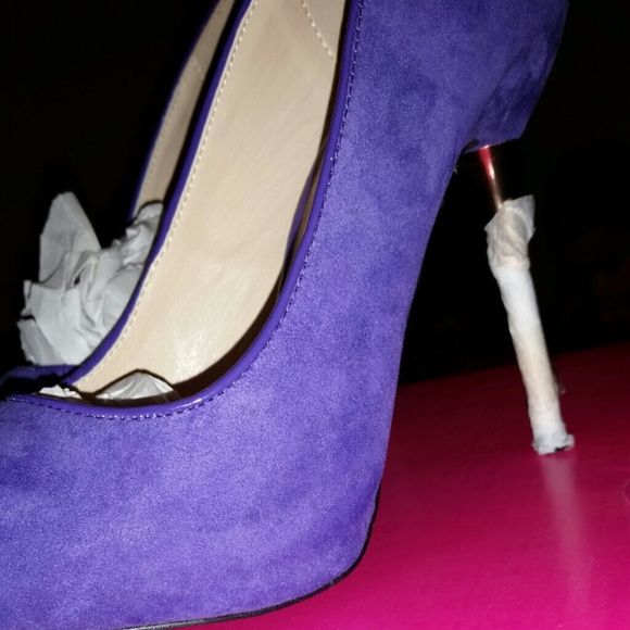 Shoe dazzle Purple pumps! - Picture 3 of 4