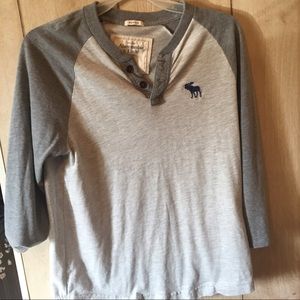 Abercrombie henley baseball tee