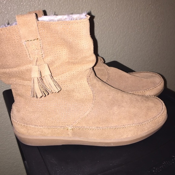 Ankle bootied