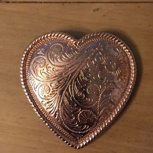 Pink heart belt buckle