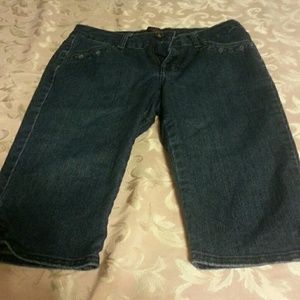 Very cute  cropped jeans. Only worn a few times