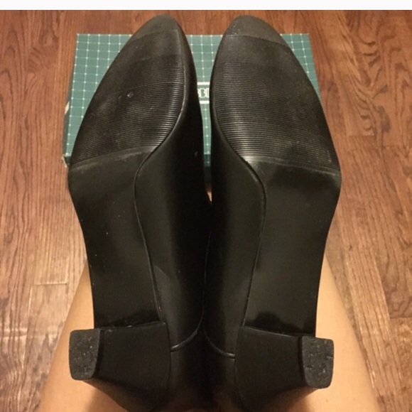 Size 11 black boots - Picture 2 of 3