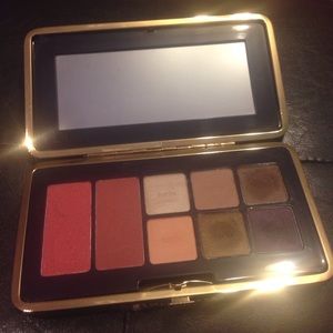 Tarte Amazon Escape Palette Clutch