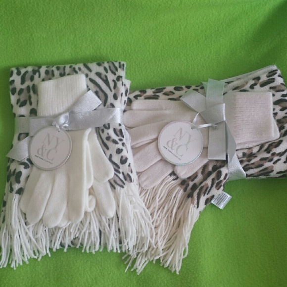 Animal Print Scarf/Glove Set