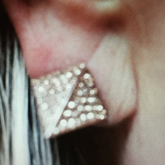 Minerani Swarovski element pyramid stud earrings - Picture 2 of 7