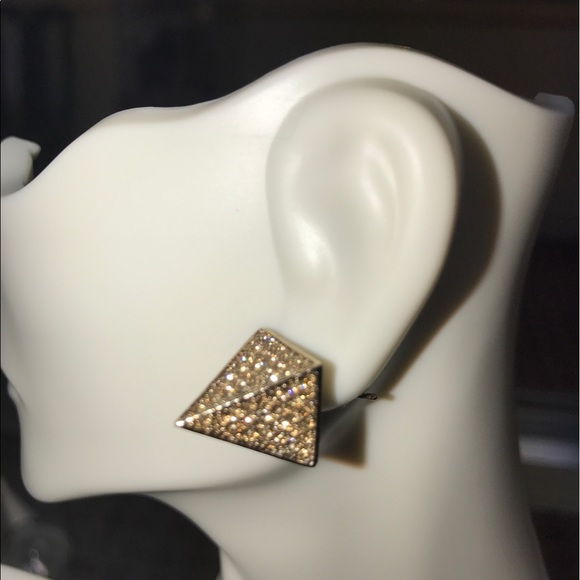 Minerani Swarovski element pyramid stud earrings - Picture 5 of 7