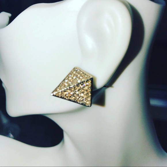 Minerani Swarovski element pyramid stud earrings - Picture 6 of 7