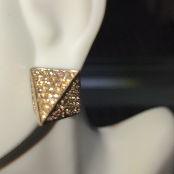 Minerani Swarovski element pyramid stud earrings - Picture 7 of 7