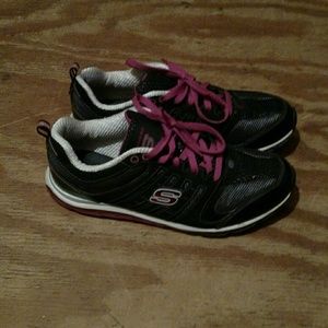 Skechers