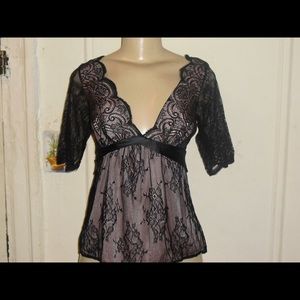 NWOT$76 moda International VS beautiful lace top-M