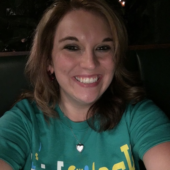 Meet your Posher, Amy - Picture 2 of 2