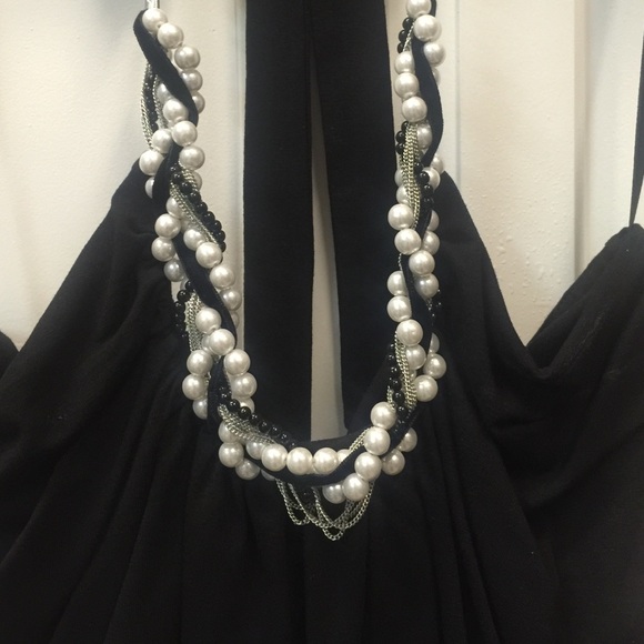 Halter top - Picture 2 of 4