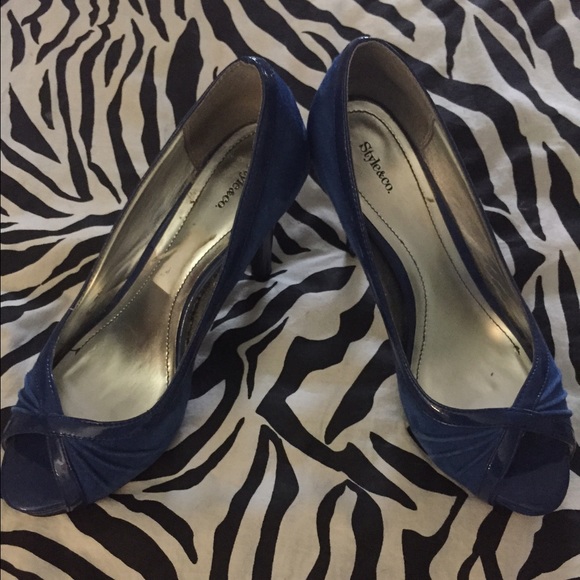 Beautiful royal blue heels